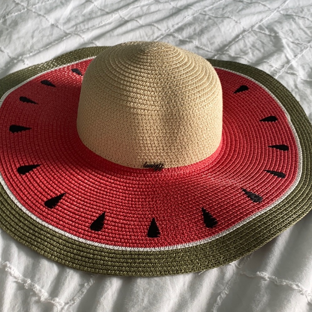 Women’s straw hat